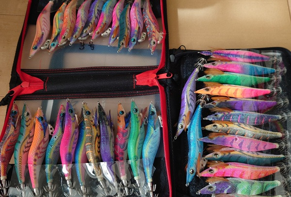 筆者ナバのエギケース。「エギ王K」がびっしりと収められている。